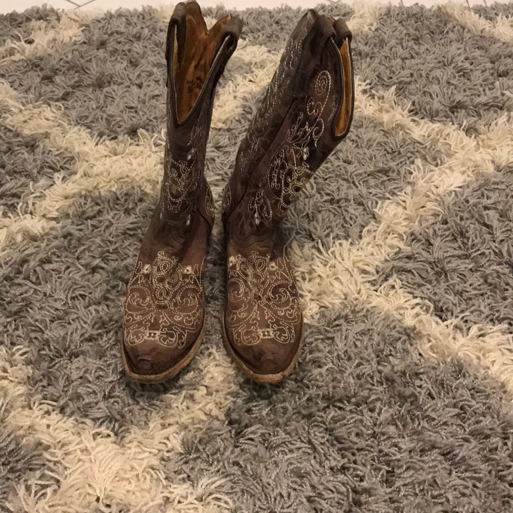 Brown boots